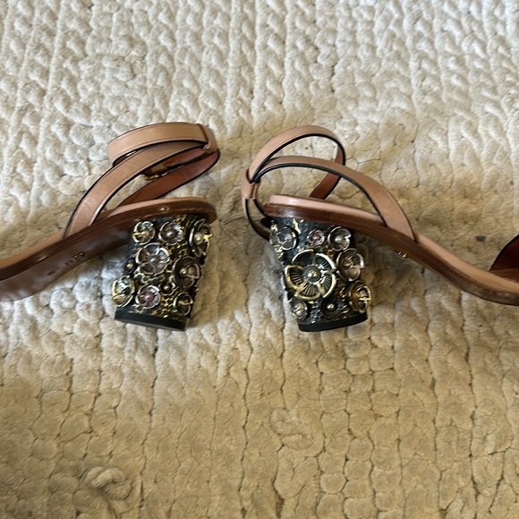 Coach Tea Rose Heels - Picture 5 of 7